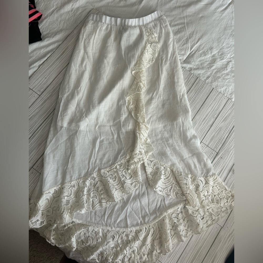 2/$20 Amy Byer ruffled cream peasant skirt